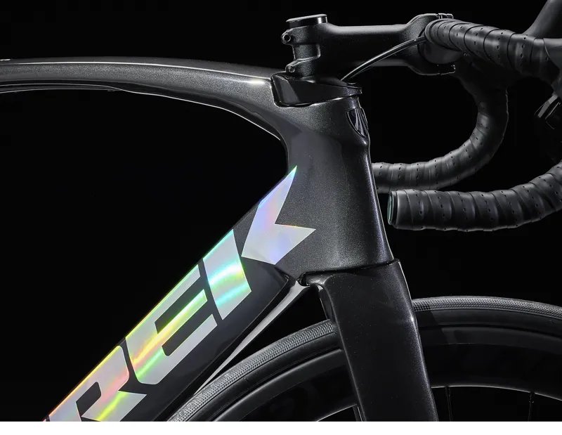 Trek Madone SL 6 Disc 2 Road Bike in Black-7